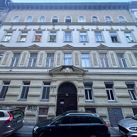 Апартаменти Downtown Lair Будапешт Екстер'єр фото